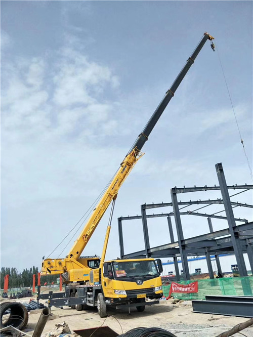 红河超高层建筑钢结构吊装案例